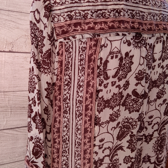 Lucky Brand Top size Large, white and red floral - Picture 10 of 14